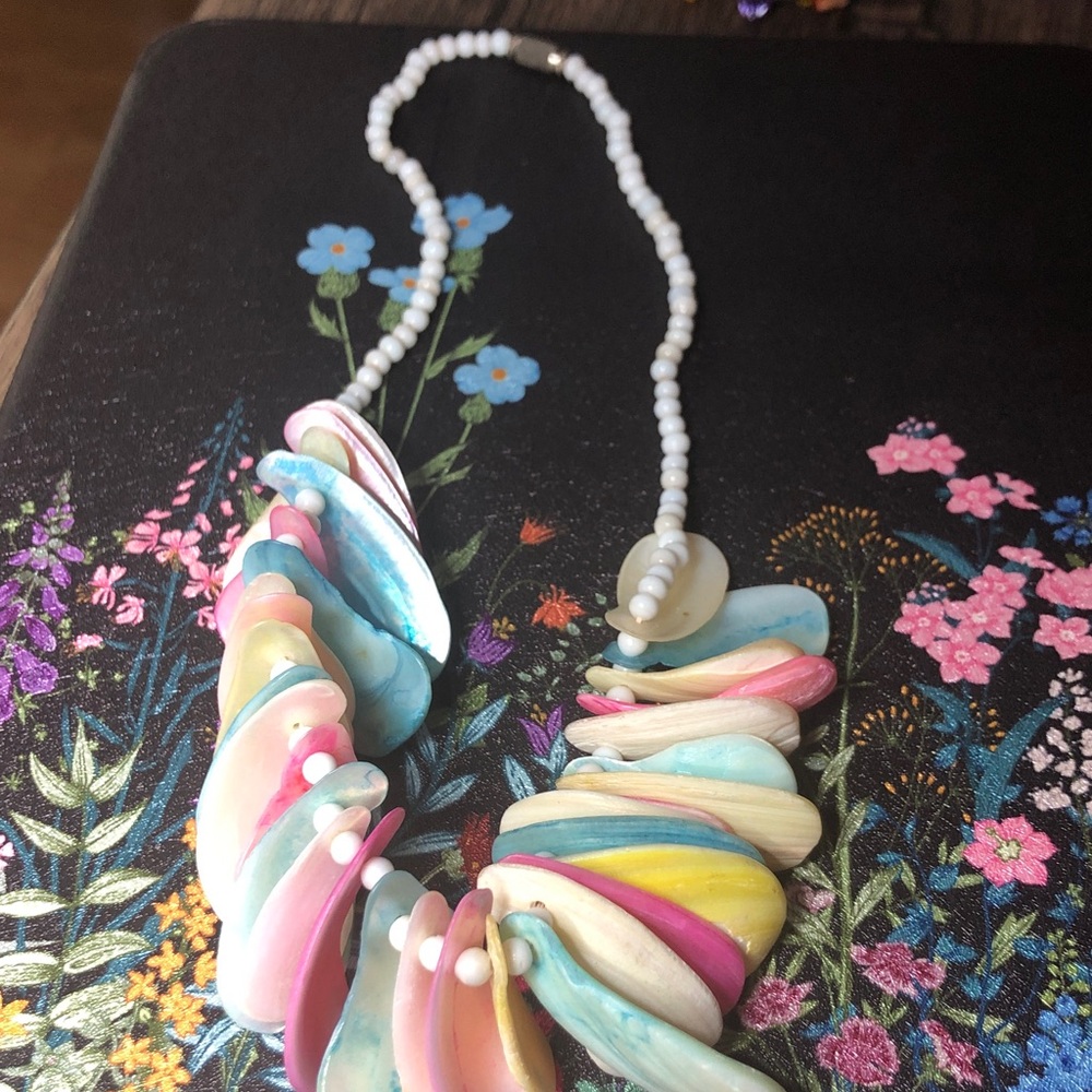 Multi-Color Shell Statement Necklace - Women Jewelry